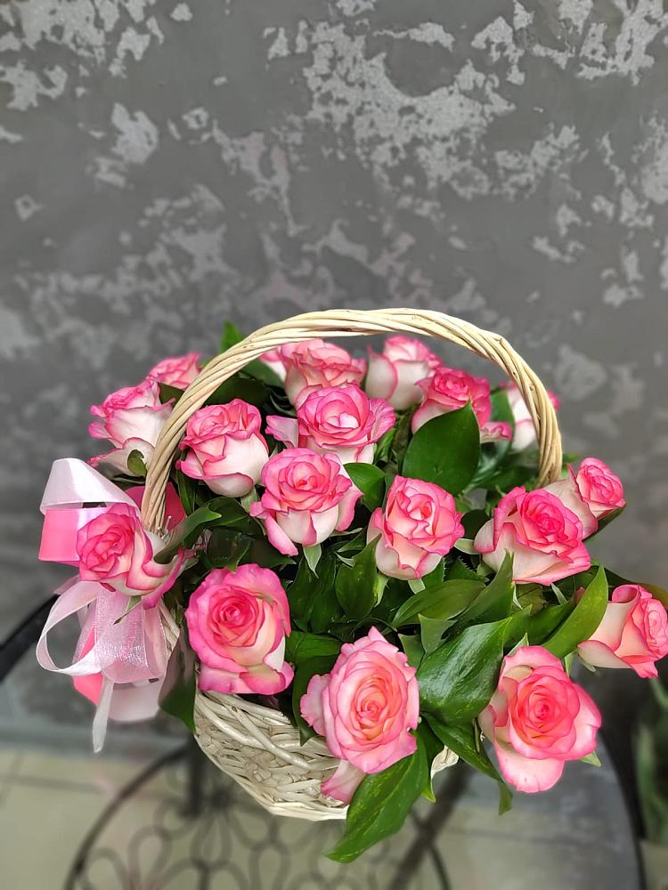 Цветочная композиция из Розы в корзине в Князе-Волконском