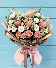 Букет цветов из:  Розы, Альстромерии и Лизиантусы в Князе-Волконском