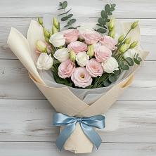 Букет цветов из:  Лизиантусы в Князе-Волконском