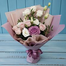 Букет цветов из:  Розы и Лизиантусы в Князе-Волконском