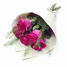 Букет цветов из:  Розы в Князе-Волконском
