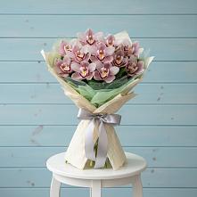 Букет цветов из:  Орхидеи и Розы в Князе-Волконском