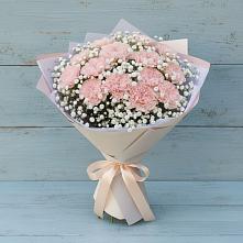 Букет цветов из:  Гвоздики в Князе-Волконском