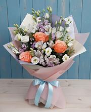 Букет цветов из:  Лизиантусы, Розы, Альстромерии и Гипсофила в Князе-Волконском