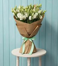 Букет цветов из:  Лизиантусы в Князе-Волконском