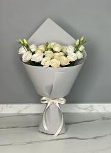 Букет цветов из:  Розы и Лизиантусы в Князе-Волконском