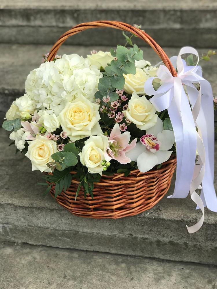 Цветочная композиция из Орхидеи и Розы в корзине в Князе-Волконском